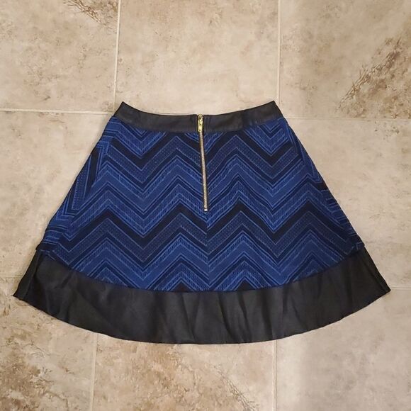 Candie's blue and black mini skirt with pleather - Picture 7 of 7